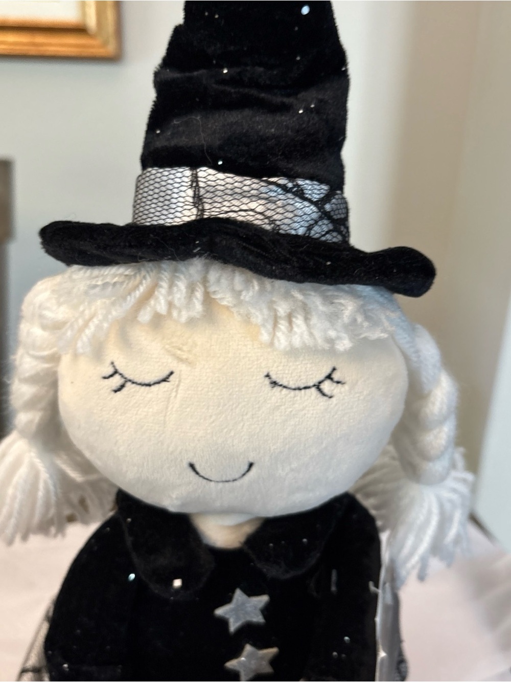 Bella Lux Halloween Shelf Sitter Plush Witch Doll Spellbook New 24“ - Picture 3 of 14